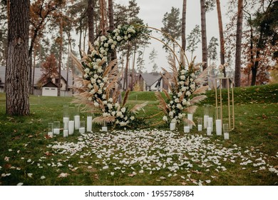 circle wedding arch with flowers