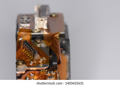 

Circuits, components and electronic connections