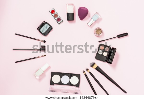 circular makeup brushes