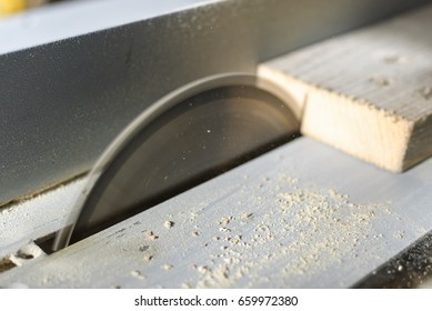 Circular machine in the off state. Saw close up.