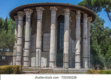 The Circular Temple Of Vesta In Rome, Italy, Located In The Roman Forum Near The Regia And The House Of The Vestal Virgins. 