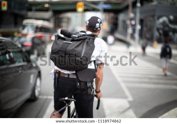 Bike courier автомобиль фото