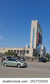 The City Campus Of Institute Of Business Administration In Front Of A Busy Road   - Karachi Pakistan - Feb 2021