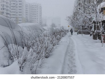 City ​​streets Covered With Snow After A Storm