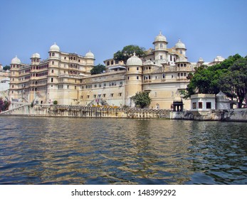 City Palace By Lake Pichola, Udaipur, India