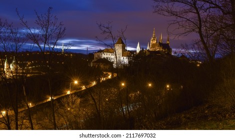 The city and Prague Castle at dusk