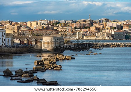 The city of Syracuse (Siracusa) seen from the Ortygia Island (Isola di Ortigia) with the Mediterranean Sea. Sicily Italy Europe