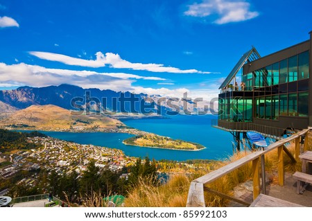 Cityscape of queenstown with lake Wakatipu from top, new zealand, south island
