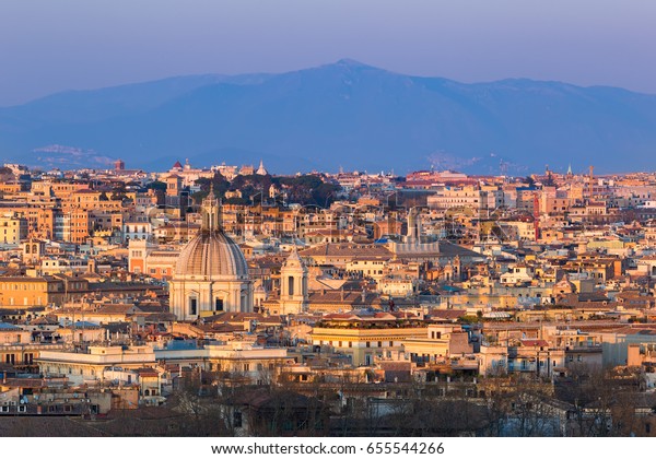 イタリア ローマの町並み 秋の夕暮れ ジャニコロ丘からの眺め の写真素材 今すぐ編集