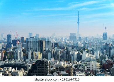 Cityscapes Of Tokyo In Fog After Rain In Winter Season, Skyline Of Bunkyo Ward, Tokyo, Japan, Tokyo Is The World's Most Populous Metropolis And Is Described As Command Centers For World Economy.