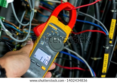 clamp meter check current in panel