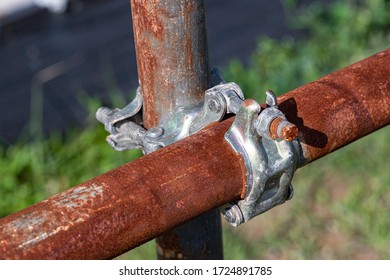 379 Scaffolding swivel clamp Images, Stock Photos & Vectors | Shutterstock