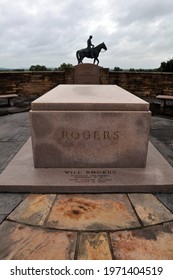 Claremore, OK, USA - Oct. 6, 2019: The Tomb Of American Entertainer And Writer Will Rogers At The Will Rogers Memorial Museum In Claremore, Oklahoma. Rogers Died In A Plane Crash In Alaska In 1935.