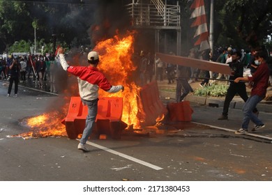 Clashes occurred between protesters who rejected the Omnibus Law on Job Creation and police in Jakarta on October 8, 2020.