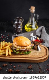 Classic American Burger Combo Set With Fries And Ketchup