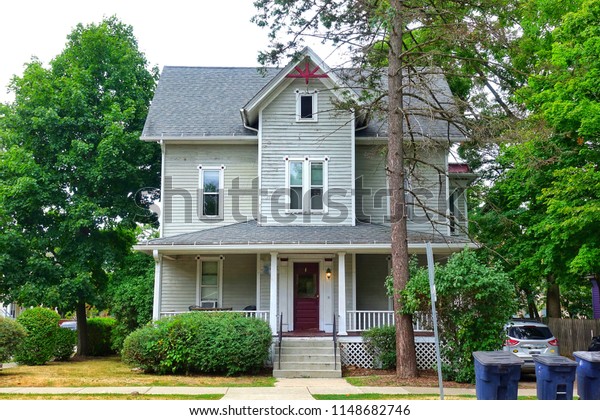 Classic American House Michiganusa Beautiful Houses Stock Photo ...