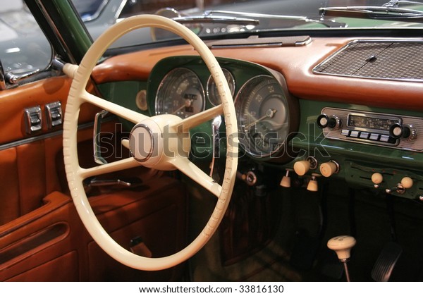 Classic Car Interior Steering Wheel Dashboard Stockfoto