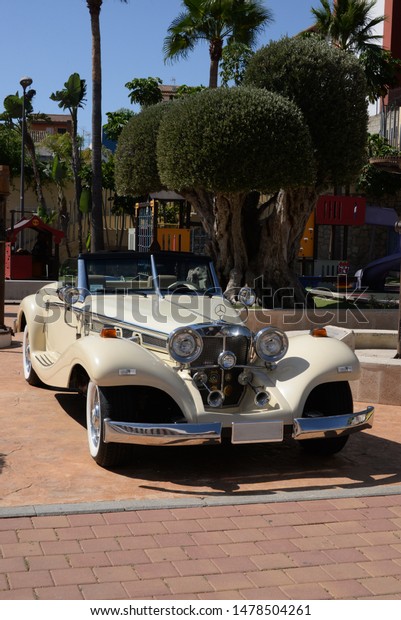 Classic cars meet in La Nucia, Alicante\
province, Costa Blanca, Spain, August 14,\
2019