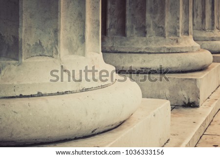 Classic columns base