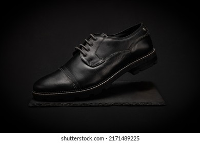 Classic men shoes in dark