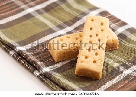 Classic Rectangular Butter Shortbread with Green Tartin Linen Napkin