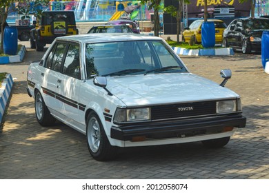 415 Toyota Corolla 2017 Images, Stock Photos & Vectors | Shutterstock