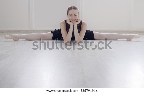 Klassisches Anmutiger Ballerin Schwarzer Praxis Gespaltene Klassisches Anmutiger Ballerin Schwarzer Praxis Gespaltene