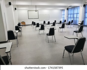 The Classroom Chairs Are 6 Feet Apart, According To The Principle Of Physical Distancing.