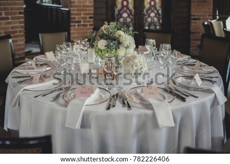 classy wedding round table setting stock photo edit now 782226406 wedding round table settings
