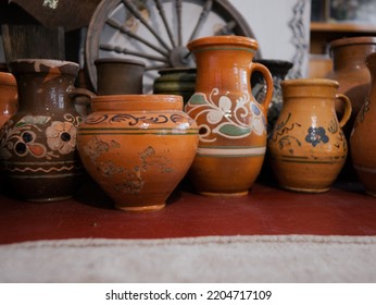 Clay Jugs, Clay Dishes With Painting, Painting Of Clay Objects, Painting Of Dishes With Traditional Patterns, Antique Collectibles