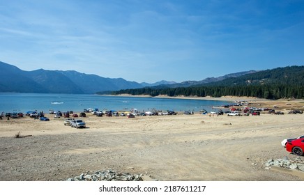 
 Cle Elum, Washington - 08 07 2022: Cle Elum Lake Water Sports Tail Gate With Jet Skis. Cars Are Parked Along The Beach For Boat Launches. This Lake Is 1 Hour Away From Leavenworth Washington.