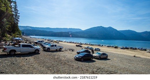 
 Cle Elum, Washington - 08 07 2022: Cle Elum Lake Water Sports Tail Gate With Jet Skis. Cars Are Parked Along The Beach For Boat Launches. This Lake Is 1 Hour Away From Leavenworth Washington.