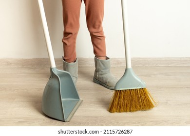 Clean Up After Repairs. Sweep Up Construction Debris With A Brush In A Dustpan. Sweeping At Home. Tools For Cleaning The House. Make Home Repairs. The Dust And Debris After The Renovation.