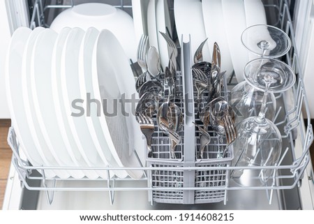 Clean and shine dishes in the dishwasher