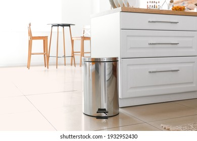 Clean Trash Bin In Modern Kitchen