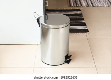 Clean Trash Bin In Modern Kitchen