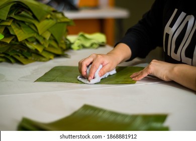 Cleaning Banana Leaves To Make Tamales