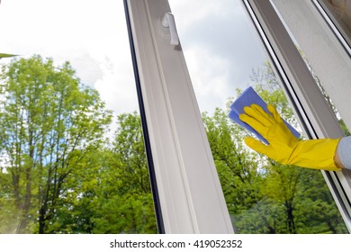 Cleaning Open Plastic Vinyl Window On Stock Photo 289539518 | Shutterstock