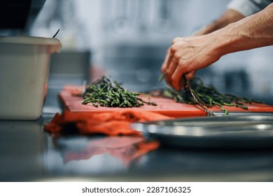Cleaning and cutting asparagus, cusine