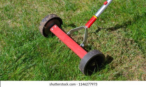 manual lawn raker