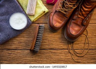 Cleaning Leather Shoes Horse Shoe Polish