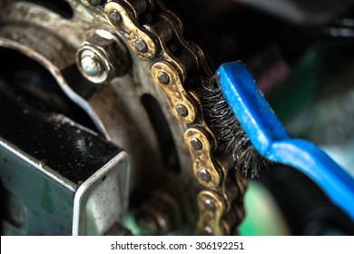 Cleaning Motorcycle Chain