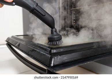 Cleaning The Oven With A Steam Generator