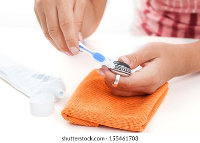 Cleaning Silver Jewellery Methods - Toothbrush And A Toothpaste