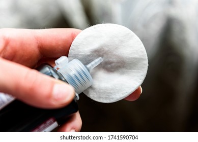 Cleaning Tweezers Using Hydrogen Peroxide.