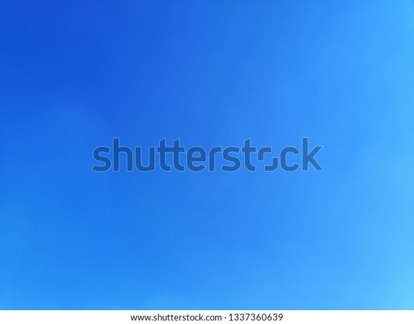 Clear Blue Sky Background Wallpaper Stock Photo 1337360639 | Shutterstock