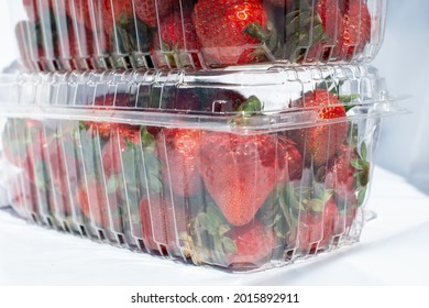 Clear Plastic Containers Fresh Red Ripe Stock Photo 2015892911 ...