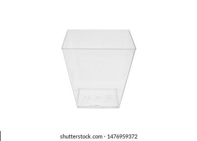 A clear plastic cup container which use for dessert and sweets 