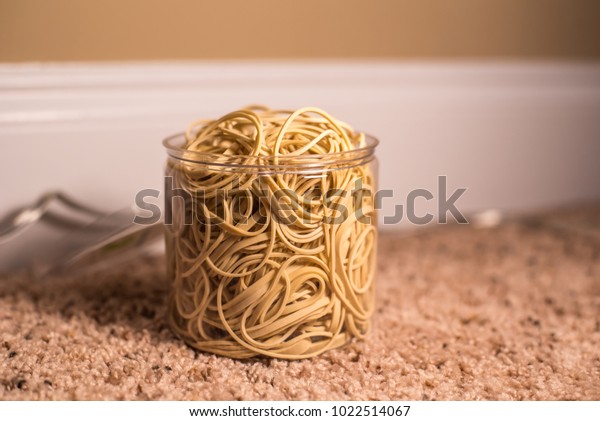 rubber band container