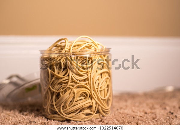 rubber band container